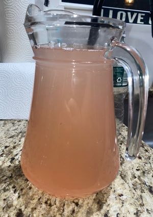 A picture of Freshly made Lavender lemonade (levendula limonade).