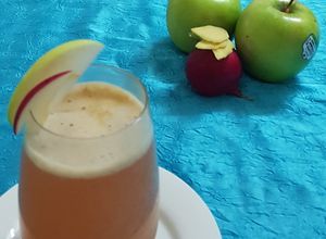 Hình của món Nước ép táo xanh, củ cải đỏ, gừng.