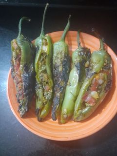 સેકેલા મરચા (Sekela Marcha Recipe In Gujarati) રેસીપી મુખ્ય ફોટો