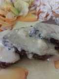 Lomo de cuadril al horno con salsa de queso azul