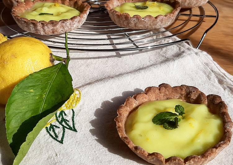 Recetta di Premiato Tartellette con crema al limone e curcuma