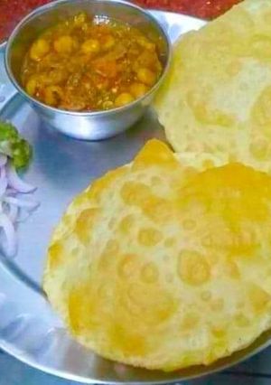 A picture of Chole Bhature.