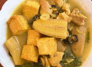 Hình của món Ốc bươu nấu chuối xanh.