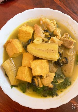 Hình của món Ốc bươu nấu chuối xanh.