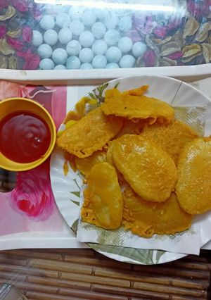 आलू के पकौड़े (Aloo ke pakode recipe in hindi) रेसिपी मुख्य फोटो