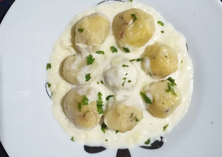 Nhoque de batata com carne seca e molho de queijo coalho - Tudogosreceitas