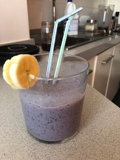 Una foto de Batido de arándanos y plátano