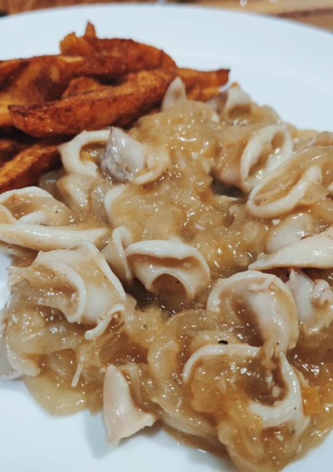 Una foto de Chipirones encebollados