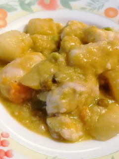 Una foto de Guiso de merluza con aguacate