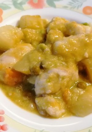 Una foto de Guiso de merluza con aguacate