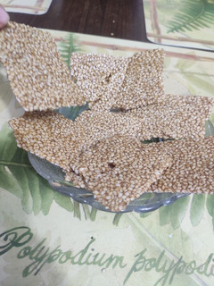 તલ ચીકી (Til Chikki Recipe in Gujarati) રેસીપી મુખ્ય ફોટો