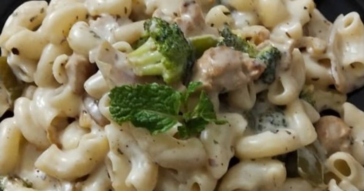 White Sauce Chicken Pasta Recipe by Rimpa Bose Deb - Cookpad