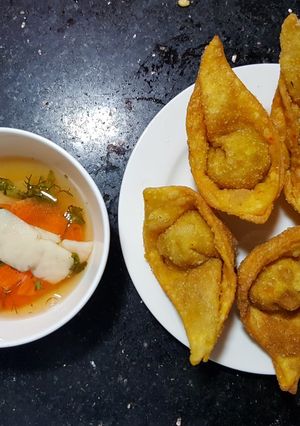 Hình của món Hoành thánh chiên ròn.