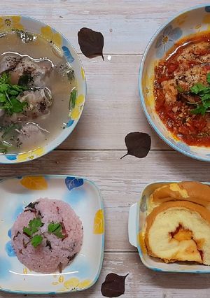 Hình của món Cơm rang rau dền đỏ và các món dùng kèm.