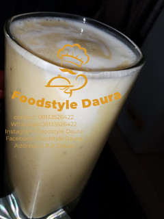 A picture of Pineapple and banana smoothie.