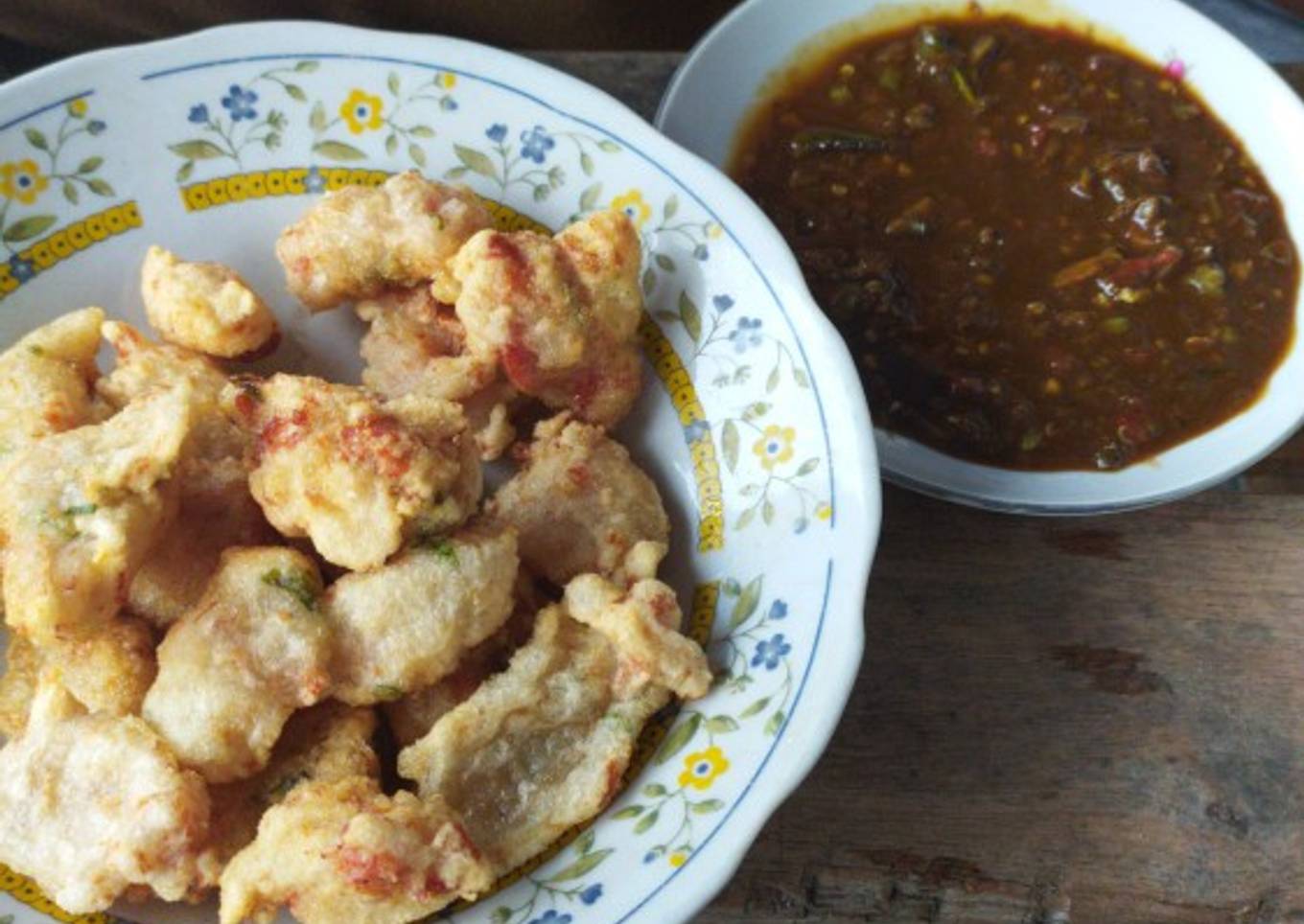 Pentol ayam goreng bumbu petis
