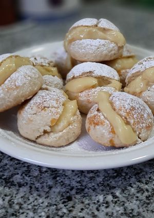 Una foto de Miguelitos con pastelera