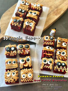 Gambar Googly Eyes Pumpkin Cheese Red Velvet Brownies