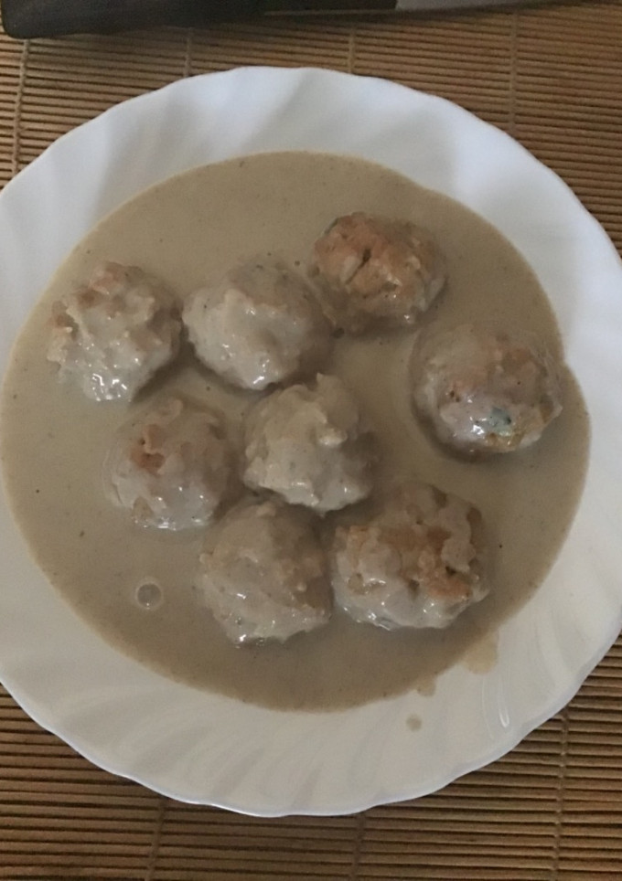 Una foto de Albóndigas de soja texturizada en salsa de champiñones Thermomix