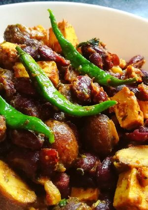 A picture of Saucy Mushroom, Bean and Tofu Chili (Vegan).