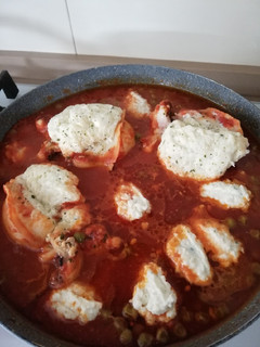 Foto di Seppie ripiene con piselli al ragù