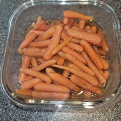 A picture of Slowcooked sweet baby carrots.