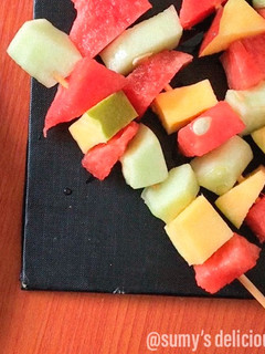 A picture of Fruits kebab.