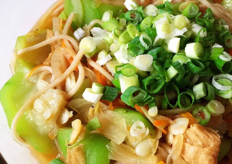 副食品：絲瓜炒麵