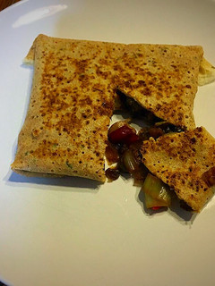 Una foto de Crepes integrales de espelta con verduras