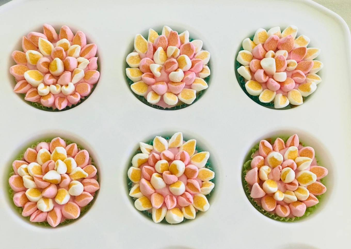 Eggless cupcakes<br />Decorated with buttercream, fondant and marshmallows