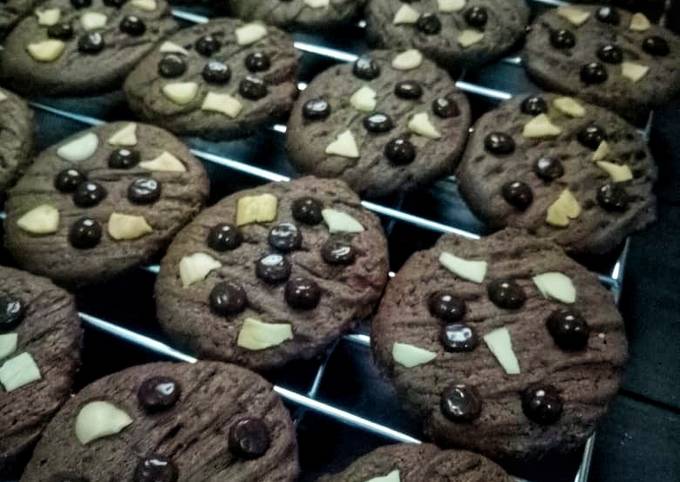 Chocochips Almond Cookies