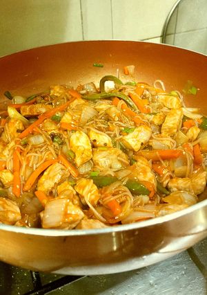 Una foto de Wok de cerdo agridulce