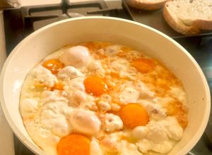 Una foto de Huevos a la Tita “A la tía Giselle”