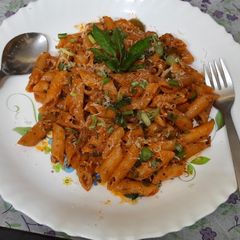 A picture of Red sauce vegetables Italian pasta.