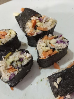 Una foto de SUSHI vegano