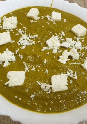 પાલક પનીર (Palak Paneer Recipe In Gujarati) રેસીપી મુખ્ય ફોટો