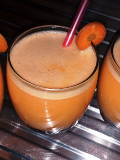 Una foto de Batido de zanahoria con avena 🥕🥃