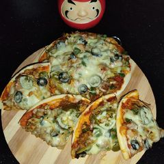 A picture of Lebanese Style Shawarma Pizza 🍕🍕.