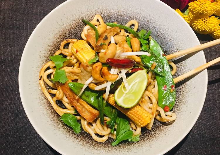 How to Make Homemade Spicy noodles with tofu and cashew nuts 🌱
