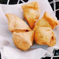 A picture of Samosi.
