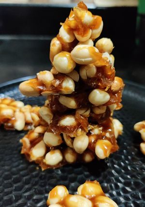 A picture of Peanut chikki.