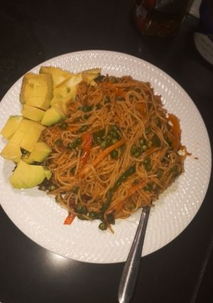 A picture of Spaghetti and Veggie 😋😋.
