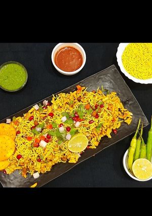 ભેળ (Bhel Recipe In Gujarati) રેસીપી મુખ્ય ફોટો