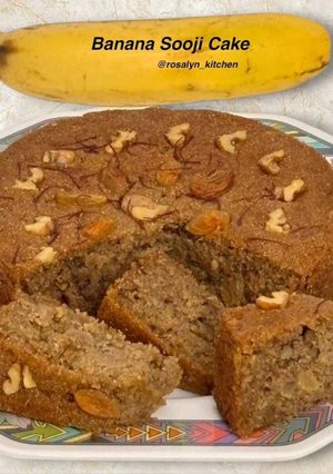 A picture of Banana Sooji Cake.