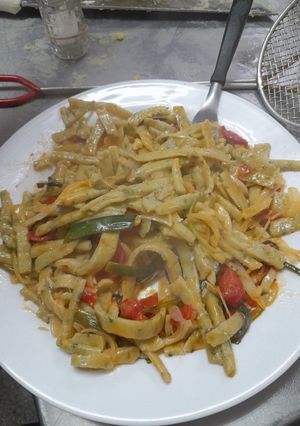 Una foto de Fideos sin TACC tallarines de albahaca