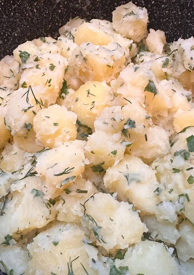 Вареная картошка с укропом 🥔