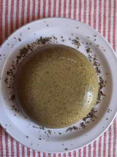 Una foto de Queso vegano de albahaca y orégano