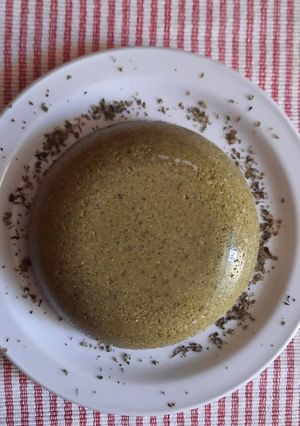 Una foto de Queso vegano de albahaca y orégano