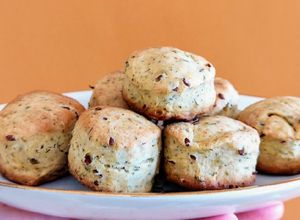 Una foto de Scones de tomillo y lino 😋😋😋