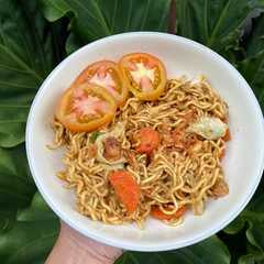 A picture of Mi goreng kampung.